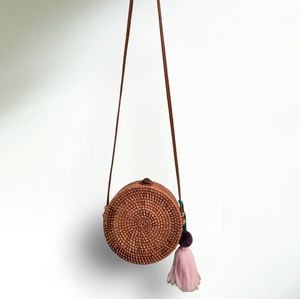 Circle crossbody bag 🌴